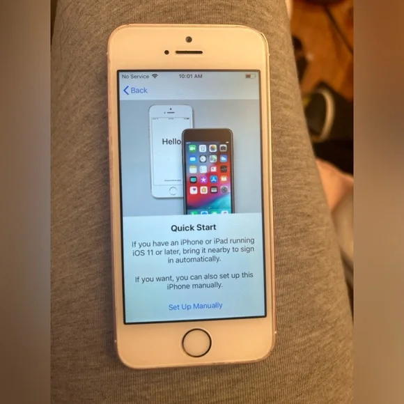 iPhone SE needs activation lock